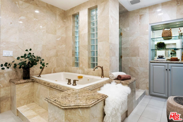 17237 Quesan Place, Encino CA: https://media.crmls.org/mediaz/bc365a83-8fc9-42cd-a5b0-caf713cba6df.jpg