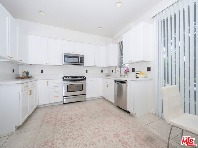 11428 National Boulevard, Los Angeles CA: https://media.crmls.org/mediaz/bc36a6dd-af37-429e-8e01-7f8df4a04e98.jpg