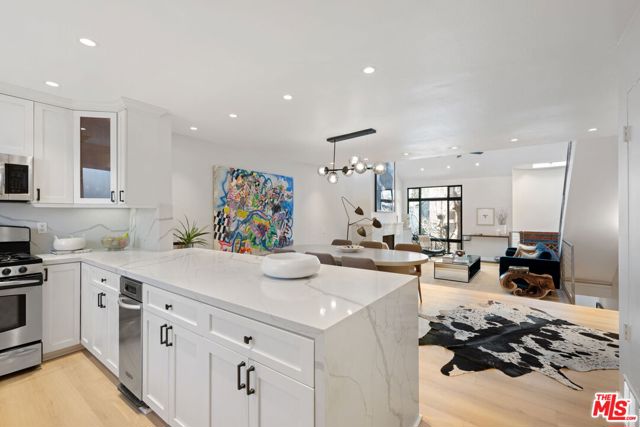 2108 Neilson Way, Santa Monica CA: https://media.crmls.org/mediaz/bc36e407-1524-4005-ad8c-bca8918a08e4.jpg
