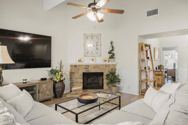 Detail Gallery Image 14 of 38 For 2036 Birchdale Ct, Thousand Oaks,  CA 91362 - 2 Beds | 2 Baths