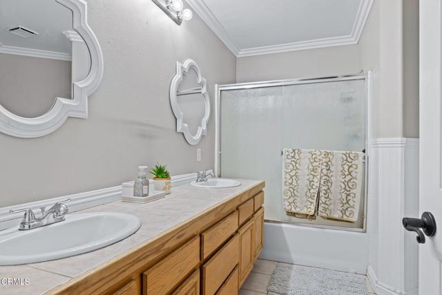 2561 Upper Bay Drive, Oxnard CA: https://media.crmls.org/mediaz/bc373cde-1755-4522-90a6-4489c27c7a21.jpg