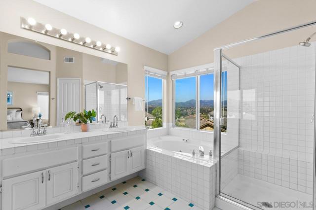 13583 Scarsdale Way, San Diego CA: https://media.crmls.org/mediaz/bc38cb07-8121-44eb-bc92-c522d2cd640d.jpg
