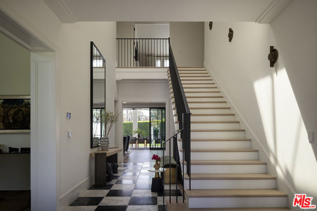 1628 Georgina Avenue, Santa Monica CA: https://media.crmls.org/mediaz/bc3a1510-05b5-48fd-8d97-9756b340a92a.jpg