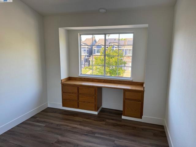 118 Pelican Loop, Pittsburg CA: https://media.crmls.org/mediaz/bc3a195b-5343-4ee6-96be-144ad443189b.jpg