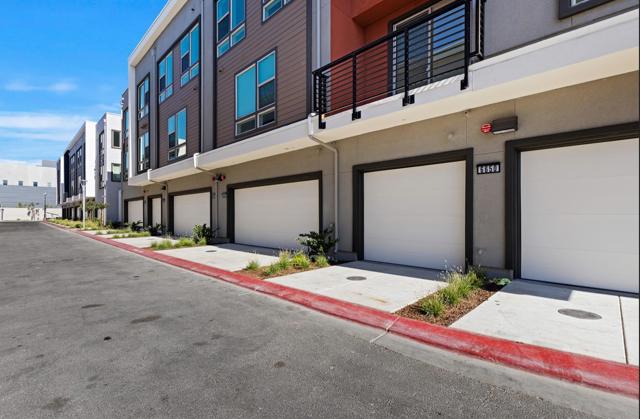 6695 Sync Court, San Jose CA: https://media.crmls.org/mediaz/bc3b63c4-07ba-4507-b5ae-91acd327be2c.jpg