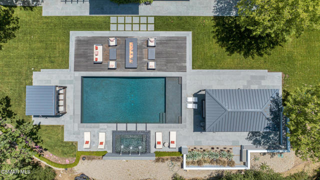 2259 Melford Court, Westlake Village CA: https://media.crmls.org/mediaz/bc3cbfbe-f4ed-41fb-8d40-b560c9e232a9.jpg