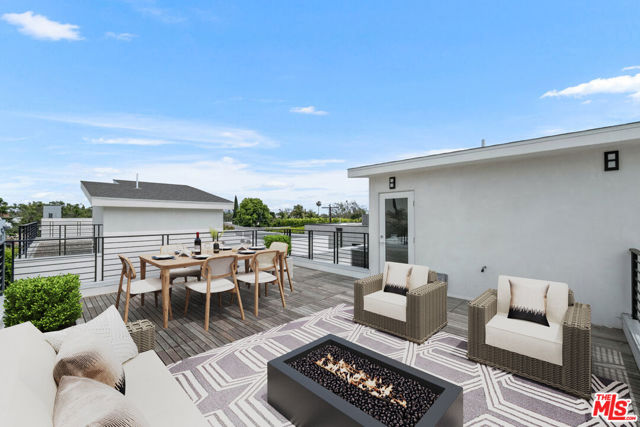 816 N Orange Drive, Los Angeles CA: https://media.crmls.org/mediaz/bc3cca35-2ac2-43ee-a128-c6407a7be284.jpg