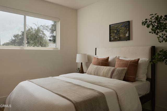 Detail Gallery Image 21 of 38 For 4781 Round Top Dr, Los Angeles,  CA 90065 - 4 Beds | 2 Baths