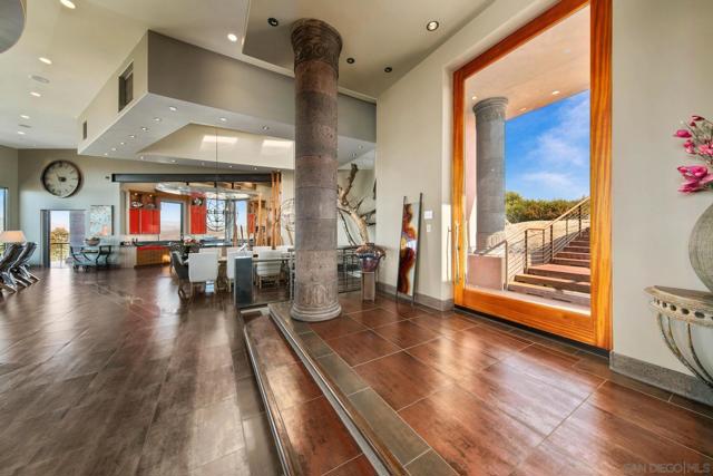 19210 Highland Hills Dr, Ramona CA: https://media.crmls.org/mediaz/bc3e245c-ab74-428d-a779-85a45a0996d1.jpg