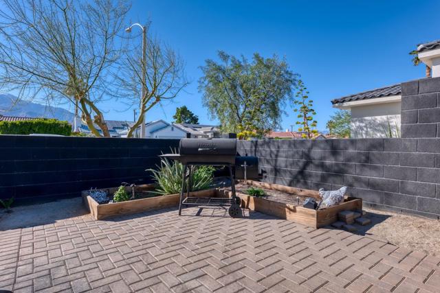 30426 Avenida Del Padre, Cathedral City CA: https://media.crmls.org/mediaz/bc3e2a8e-7c28-4e52-b156-83657dd28d9a.jpg