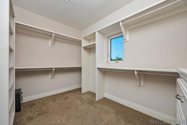 1324 Vista Colina Dr, San Marcos CA: https://media.crmls.org/mediaz/bc3e99df-2e69-4749-91b4-c11374a847eb.jpg