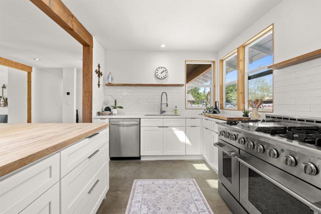 Detail Gallery Image 31 of 64 For 3235 Donna Dr, Carlsbad,  CA 92008 - 4 Beds | 2 Baths