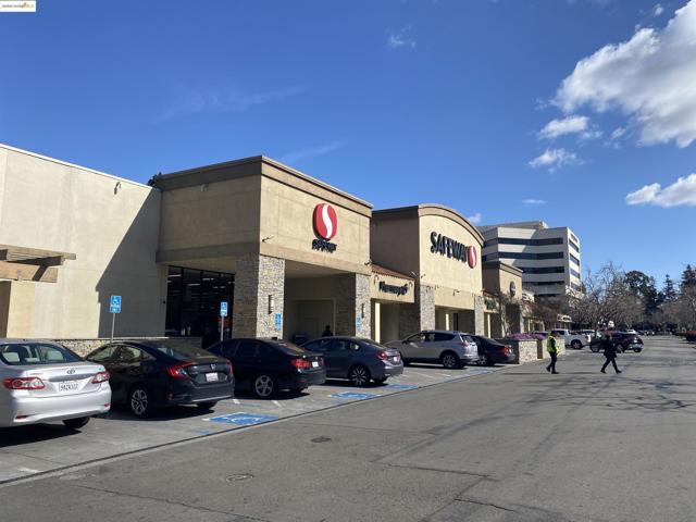22012 Sevilla Rd, Hayward CA: https://media.crmls.org/mediaz/bc3fdd1e-fd23-4af9-b0f4-ca18a1b4c9d1.jpg