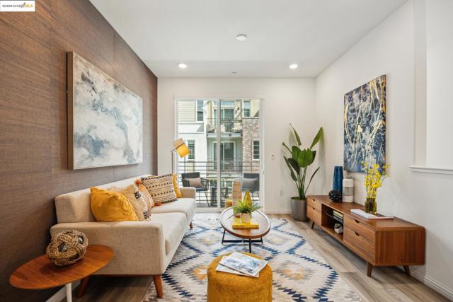 2823 Cathwood Ln, Alameda CA: https://media.crmls.org/mediaz/bc4102c5-62c9-4396-8a22-8badfa7ffc13.jpg