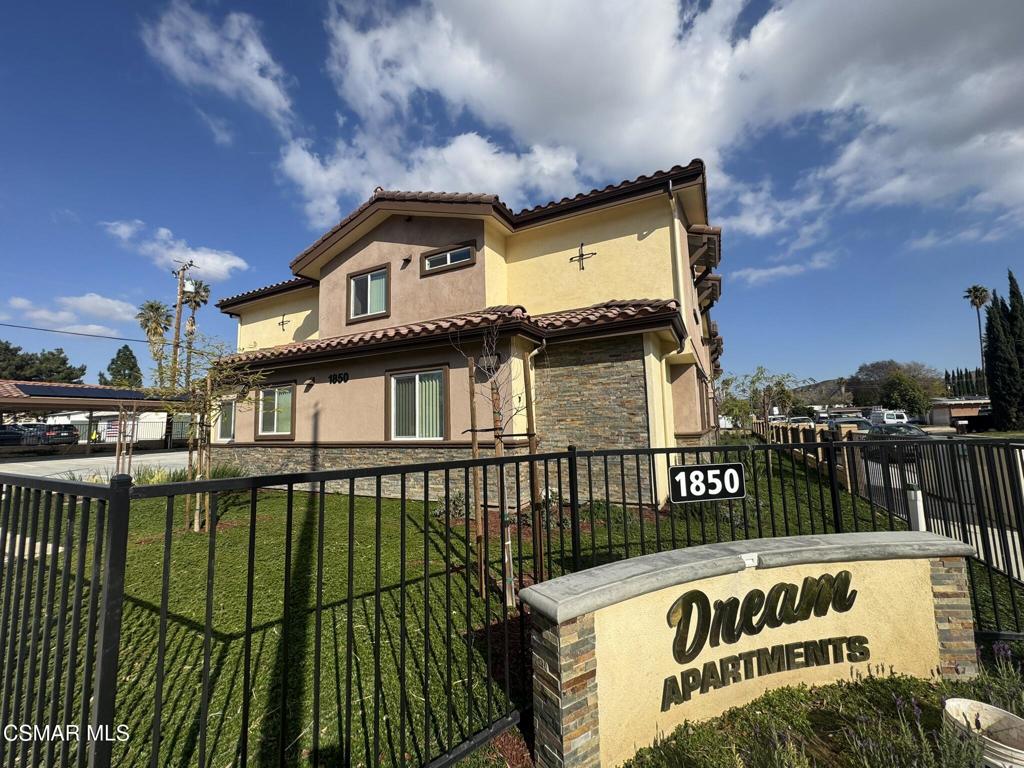 1850 Buyers Street #204
