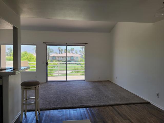 78347 Scarlet Court, La Quinta CA: https://media.crmls.org/mediaz/bc41ba6f-6c36-43e9-814b-13ef2da02bdd.jpg