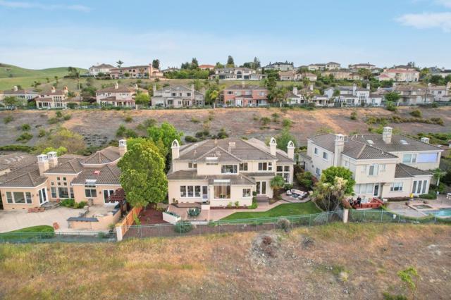 5777 Foligno Way, San Jose CA: https://media.crmls.org/mediaz/bc4262f4-2aa7-4959-915b-5ef1016a97c0.jpg