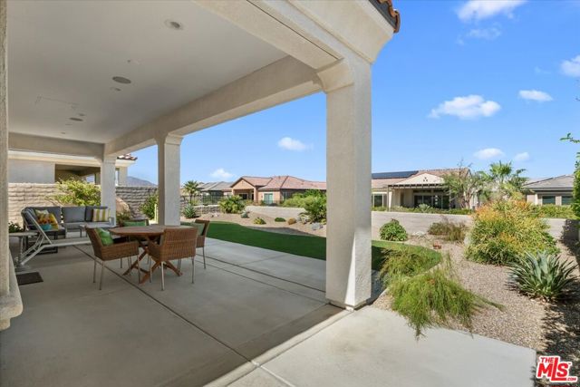 86 Burgundy, Rancho Mirage CA: https://media.crmls.org/mediaz/bc426d5a-609b-45c7-8c79-e34b757f6e75.jpg