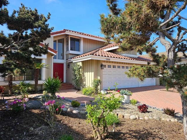 1211 Countrywood Lane, Vista CA: https://media.crmls.org/mediaz/bc42a4e0-cf9e-4778-a25d-0ed475c6ff4d.jpg