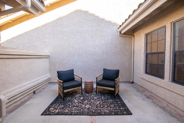 15662 Via Calanova, San Diego CA: https://media.crmls.org/mediaz/bc42acc3-6247-4f9f-82b0-ec7f0d752eba.jpg