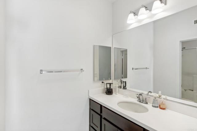 32780 Presidio Hills Ln, Winchester CA: https://media.crmls.org/mediaz/bc42cc47-5e30-4da8-84af-768bbd601f2a.jpg
