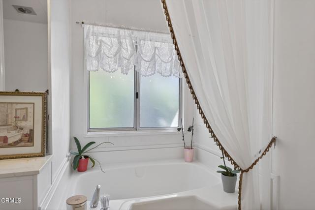 Detail Gallery Image 29 of 43 For 8 Calle Fronte #204,  Camarillo,  CA 93012 - 2 Beds | 2 Baths