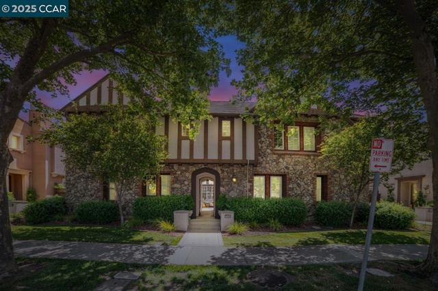 7840 Stoneleaf Drive, San Ramon CA: https://media.crmls.org/mediaz/bc44c2fa-6969-461d-ab6c-b12b39c95f86.jpg