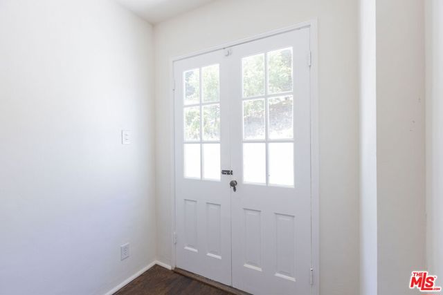2547 Canyon Drive, Los Angeles CA: https://media.crmls.org/mediaz/bc4517d4-a615-44b6-ab69-ff35ee844af1.jpg