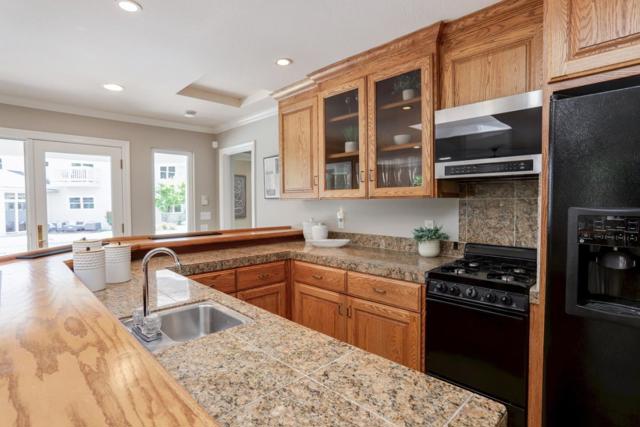 510 Oak Park Way, Redwood City CA: https://media.crmls.org/mediaz/bc45180a-1d40-41f2-9a8c-a51a6c26ab14.jpg