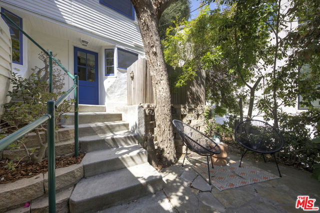 10411 Quito Lane, Los Angeles CA: https://media.crmls.org/mediaz/bc455926-fa6c-4c20-87e1-cf97aabffb7f.jpg