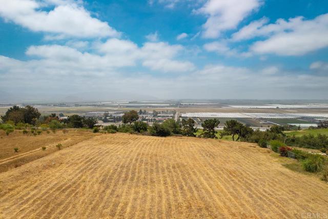 Detail Gallery Image 11 of 17 For 1009 Corte Barroso, Camarillo,  CA 93010 - – Beds | – Baths