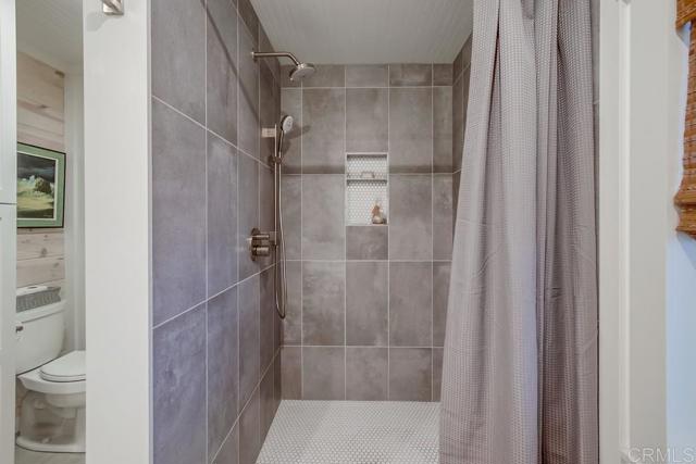 276 N El Camino Real, Oceanside CA: https://media.crmls.org/mediaz/bc4617a4-3b41-4858-803d-fe6e002bc1ec.jpg