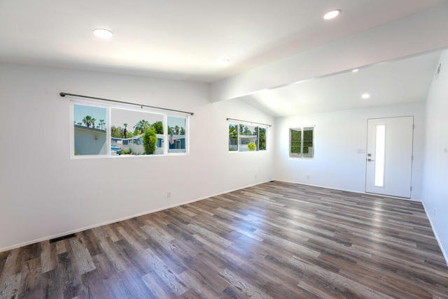 126 Monte Carlo Street, Rancho Mirage CA: https://media.crmls.org/mediaz/bc4625ef-955b-4ce8-84a2-f165d28cc24a.jpg