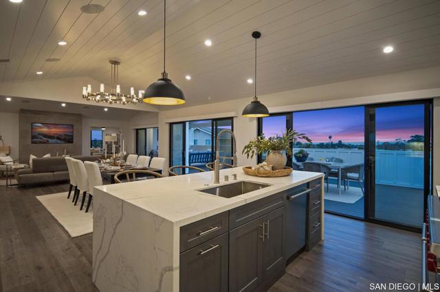 1170 Chinquapin AVE, Carlsbad CA: https://media.crmls.org/mediaz/bc4673bd-7dde-4ea9-bd55-61a0c4513e5e.jpg