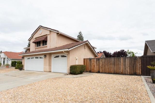 847 Amber Avenue, Clovis CA: https://media.crmls.org/mediaz/bc46bf56-7eb7-4acd-8947-2f4858a3428b.jpg