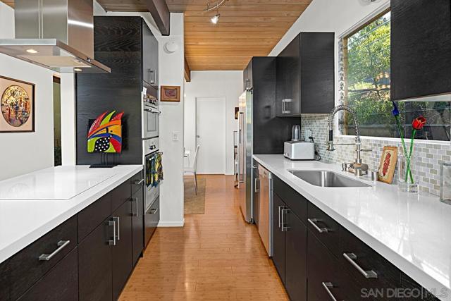 3455 Aldford Dr, San Diego CA: https://media.crmls.org/mediaz/bc478c34-2174-419e-b75d-3f2bde564f10.jpg