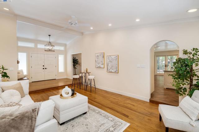 20 Donna Ln, Danville CA: https://media.crmls.org/mediaz/bc47e37e-1125-4ed6-9735-048312caf067.jpg