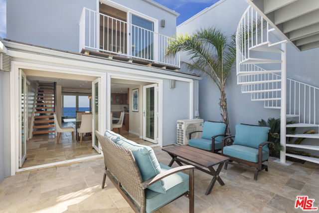 11770 Pacific Coast Highway, Malibu CA: https://media.crmls.org/mediaz/bc4809cf-c1b7-44d9-ac38-cb3ba8c8fac1.jpg