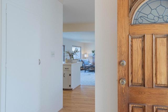 572 Inca Way, Salinas CA: https://media.crmls.org/mediaz/bc48487f-1432-4c2a-80e0-f34c9a10b176.jpg