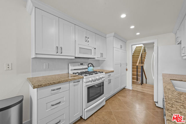 1674 Palisades Drive photo 18