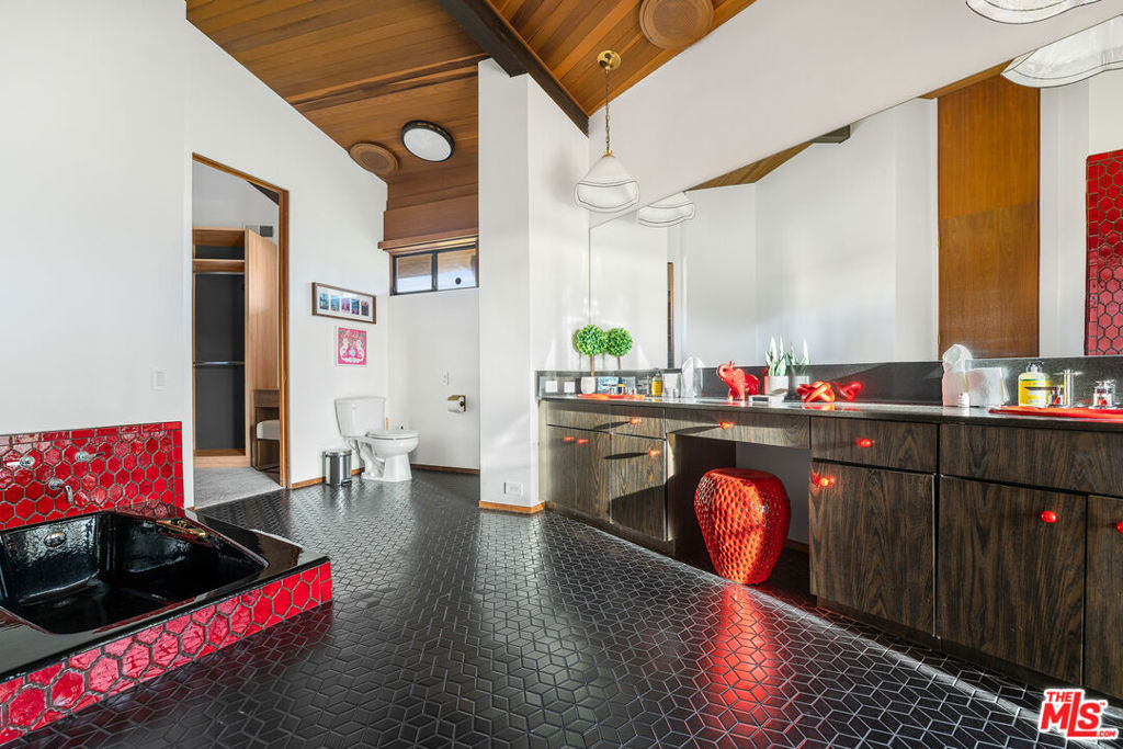 Thumbnail 24