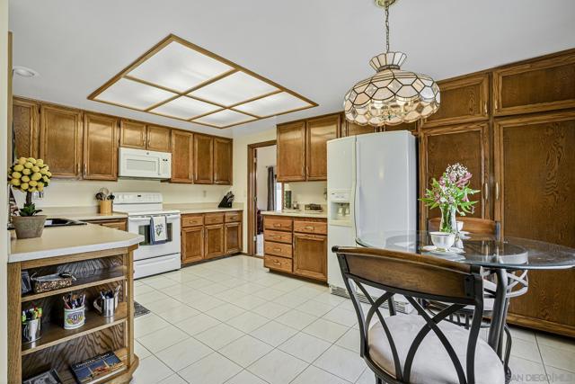 14051 Fiddletown Rd., Poway CA: https://media.crmls.org/mediaz/bc49eda0-396d-43d2-965a-aec9ed939f7a.jpg