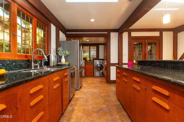 3880 Clayton W Avenue, Los Angeles CA: https://media.crmls.org/mediaz/bc4a89a3-2bf9-4112-96ad-856206340069.jpg