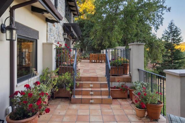 25200 Loma Prieta Avenue, Los Gatos CA: https://media.crmls.org/mediaz/bc4a964f-5d8c-4b90-a6c3-0137cdc35371.jpg