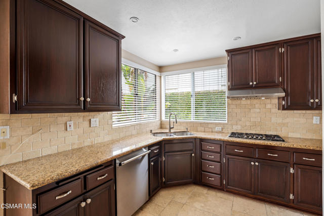 751 Trousdale Street, Oak Park CA: https://media.crmls.org/mediaz/bc4ac81e-75ef-48e7-8c71-e1eafb486aab.jpg