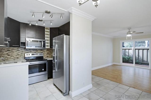 4060 Rosenda Ct, San Diego CA: https://media.crmls.org/mediaz/bc4b0749-5a9a-4ab3-8622-b4e2b41c3dd4.jpg