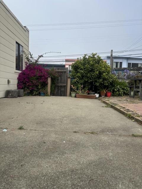 301 Hanover Street, San Francisco CA: https://media.crmls.org/mediaz/bc4b959b-8793-4080-9a13-1451d89e13ae.jpg