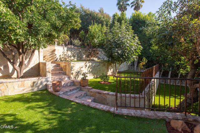 3880 Clayton W Avenue, Los Angeles CA: https://media.crmls.org/mediaz/bc4bfdd7-9857-48d0-a338-67d55fd58764.jpg