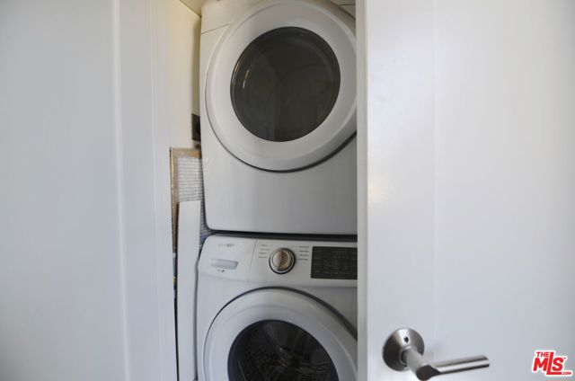 5703 Laurel Canyon Boulevard, Valley Village CA: https://media.crmls.org/mediaz/bc4c632a-86e1-46af-956c-fe132af090d8.jpg