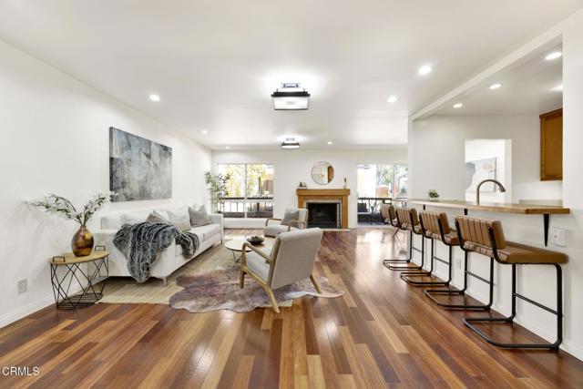 1127 E Del Mar Avenue, Pasadena CA: https://media.crmls.org/mediaz/bc4ca318-5897-4384-88bc-06ab1fb8cd64.jpg